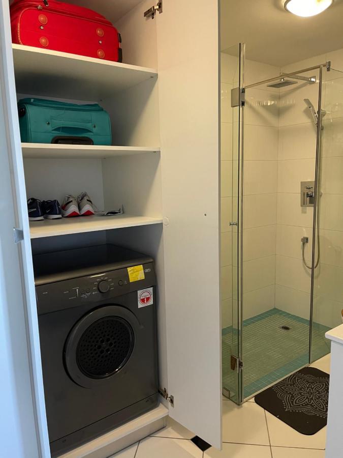 Cj's Oceancityview Modern Secure 1 Bed Cape Town