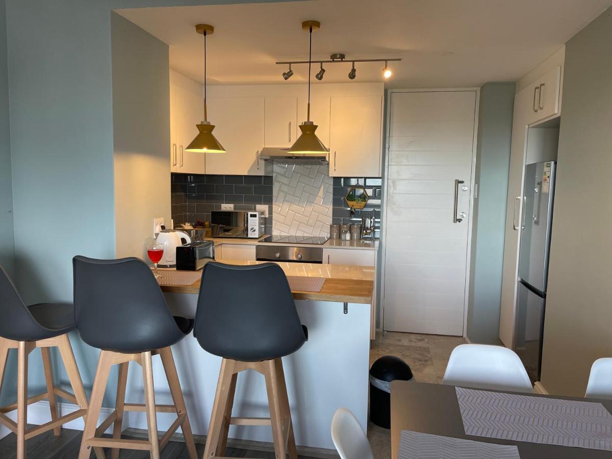Cj's Oceancityview Modern Secure 1 Bed Apartment Cape Town