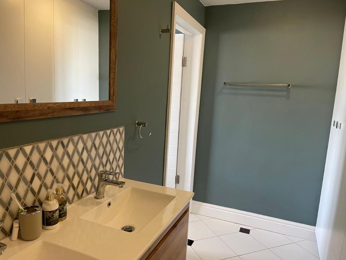 Cj's Oceancityview Modern Secure 1 Bed Apartment Cape Town